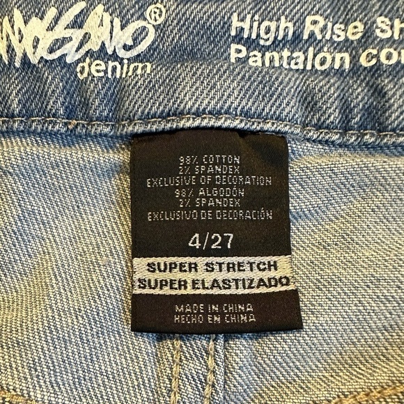 NWOT Mossimo High Rise Blue Jean Cutoff Shorts Embroidered Patches Size 4/27 - Picture 6 of 8